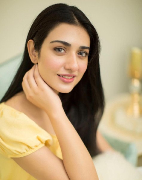 Sarah Khan Biography