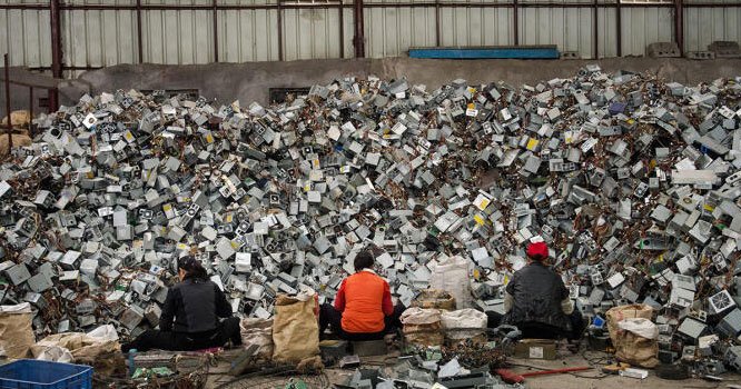 Nigerian company turns e-waste into solar powered lanterns