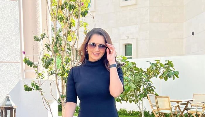 Sania Mirza keeps fans guessing about divorce rumours with solo picture