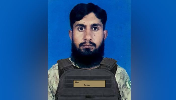 Civilian, soldier martyred in North Waziristan suicide blast: ISPR Civilian, soldier martyred in North Waziristan suicide blast: ISPR