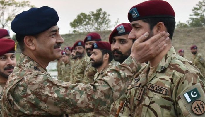 Army determined to break terrorist-facilitator nexus, says COAS on Pak-Afghan border visit