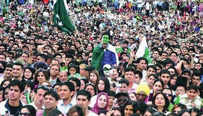 ‘Pakistan's population likely to surge past 330 million by 2050’