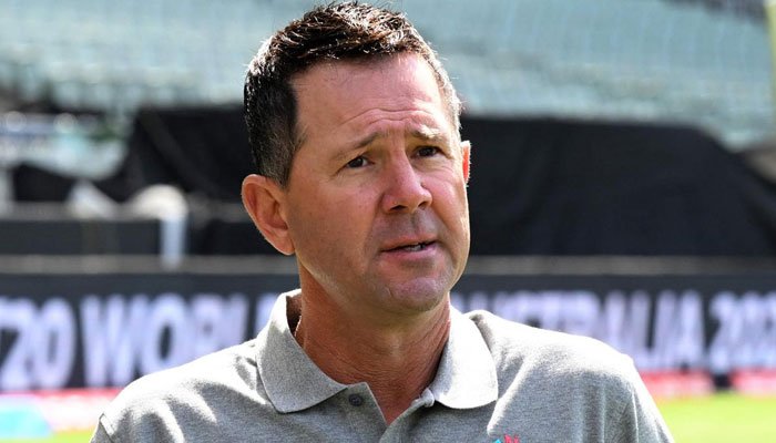 Ponting hospitalised after heart scare
