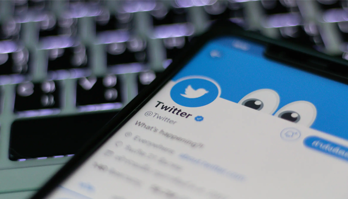 Twitter removes suicide prevention feature Twitter removes suicide prevention feature