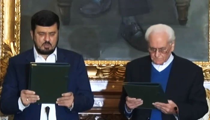 Azam Khan takes oath as caretaker KP CM Azam Khan takes oath as caretaker KP CM