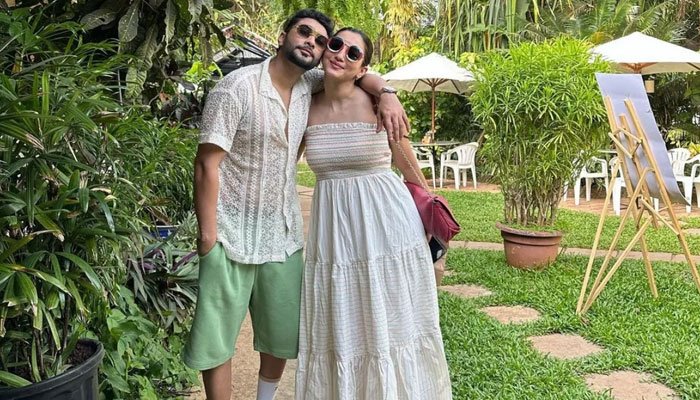 Gauahar Khan flex her pregnancy glow in the latest pictures: Take a look