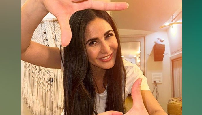 Katrina Kaif drops her 'sun-kissed' Sunday morning selfie, looks absolutely gorgeous