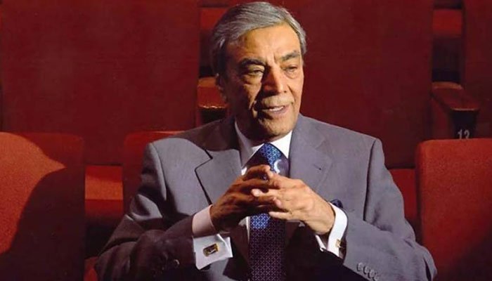 Legendary thespian and literary icon Zia Mohyeddin is no more