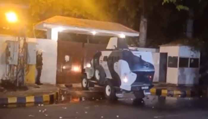 LHC moved against late-night police raid on Parvez Elahi’s residence LHC moved against late-night police raid on Parvez Elahi’s residence
