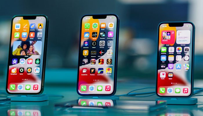 Govt mulls slashing duty on mobile phones in budget Govt mulls slashing duty on mobile phones in budget