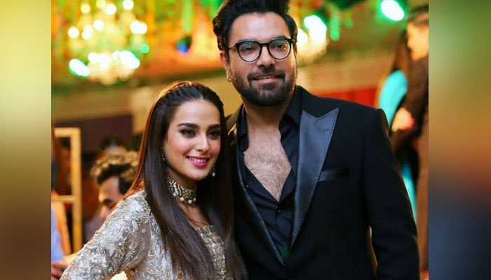 Yasir Hussain & Iqra Aziz’s new loved-up pictures leave fans awestruck Yasir Hussain & Iqra Aziz’s new loved-up pictures leave fans awestruck
