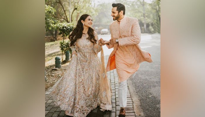 Yumna Zaidi & Wahaj Ali set couple goals with Walima photoshoot Yumna Zaidi & Wahaj Ali set couple goals with Walima photoshoot