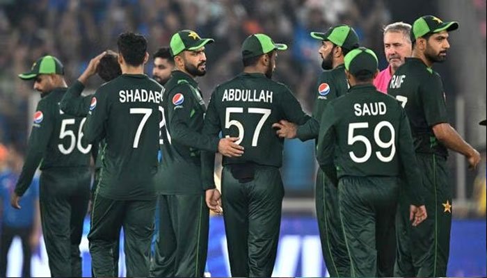 Pakistan beat Bangladesh to keep World Cup dream alive