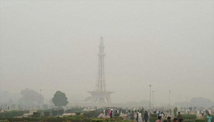 LHC orders Rupees 5,000 fine on washing vehicles at home, wrong parking