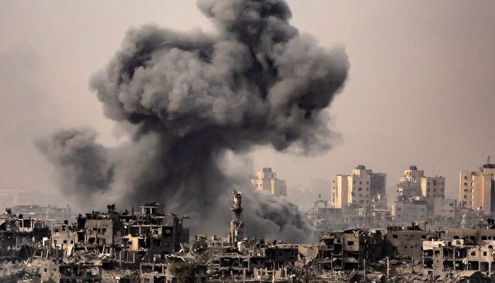 Israeli army strikes entrance of Al-Nasr Children’s Hospital in Gaza Israeli army strikes entrance of Al-Nasr Children’s Hospital in Gaza