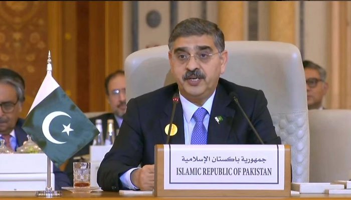 At Arab-Islamic summit, PM demands int'l community hold Israel accountable for war crimes