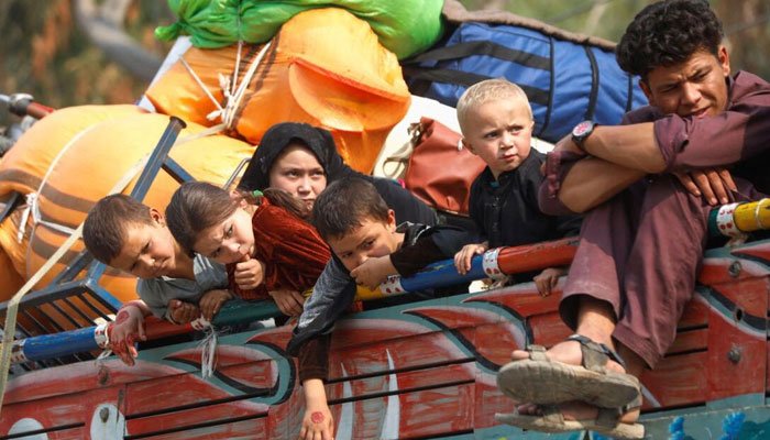 Crackdown begins against illegal migrants Crackdown begins against illegal migrants