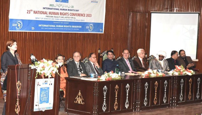 India manipulating IIOJK demographics amid communication blockade: Mushaal