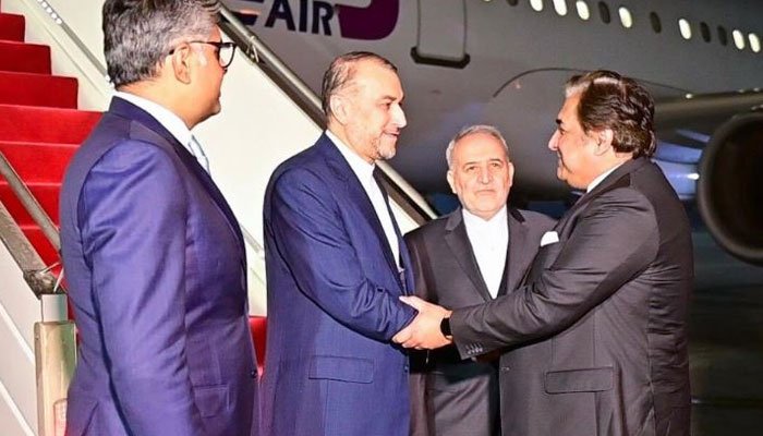 Iranian FM arrives in Islamabad amid bilateral tensions