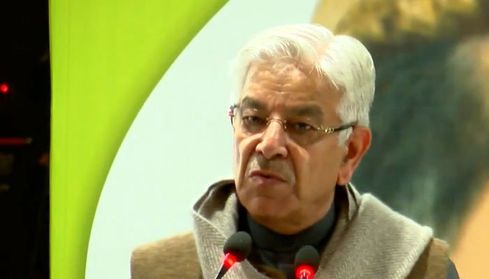 Khawaja Asif Warns Against Including PPP in Cabinet, Foresees Govt Collapse