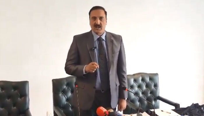 Commissioner Rawalpindi resigns over election rigging, demands himself to be hanged