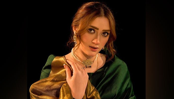 Momina Iqbal Finally Breaks Silence on Rumours About Her Gender Momina Iqbal Finally Breaks Silence on Rumours About Her Gender
