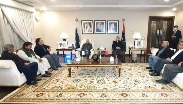PML-N and PPP Discuss Possibility of Power-Sharing Formula