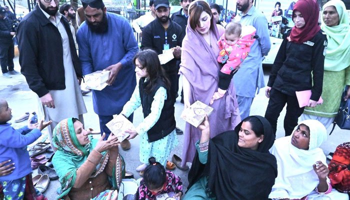 Mushaal Hussein Mullick’s Compassionate Gesture: Inaugurating Iftar Table at PIMS Hospital Mushaal Hussein Mullick's Compassionate Gesture: Inaugurating Iftar Table at PIMS Hospital