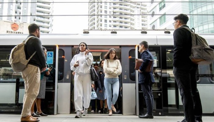Australia gives millions of workers ‘right to disconnect’ Australia gives millions of workers ‘right to disconnect’