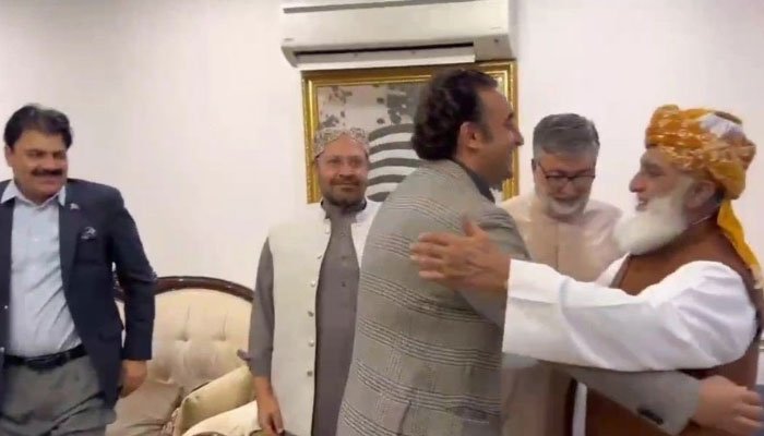 Constitutional amendment bet fails as Fazl & PPP backs PPP & JUI-F reach consensus on constitutional amendment