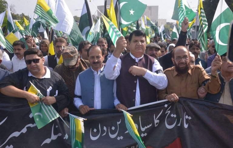 Engr Amir Maqam leads a huge rally on Kashmir Black Day Engr Amir Maqam leads a huge rally on Kashmir Black Day