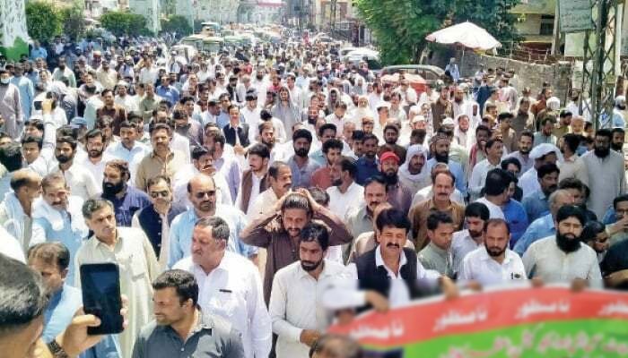 KP govt agrees to protesting teachers’ demands