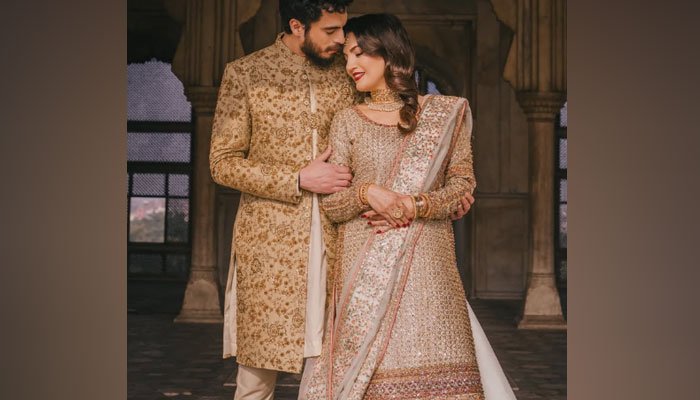 Reham Khan & Mirza Bilal’s romantic anniversary photoshoot goes viral Reham Khan & Mirza Bilal's romantic anniversary photoshoot goes viral