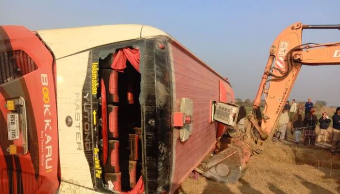 Deadly bus accident on motorway near Fateh Jang claims 10 lives, 7 injured