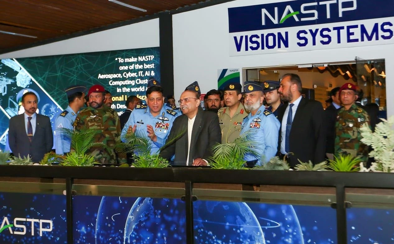 President Zardari lauds PAF for Addressing Modern Warfare Challenges