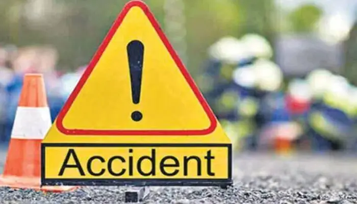 Four Dead as Van Overturns in Nawabshah One Dead, Several Injured in Islamabad Club Road Accident