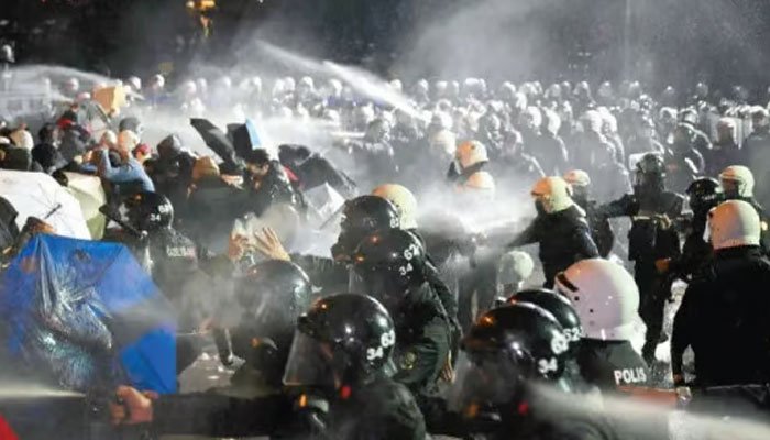 Mass Protests Erupt in Turkey; 1,100 Detained Mass Protests Erupt in Turkey; 1,100 Detained