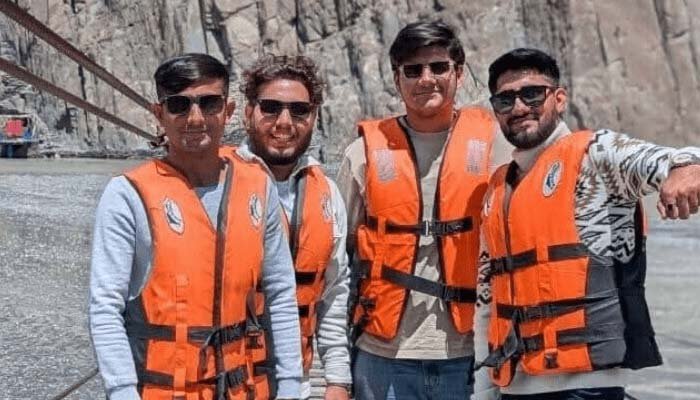 Bodies of Four Missing Gujrat Tourists Found Near Indus River in Skardu Bodies of Four Missing Gujrat Tourists Found Near Indus River in Skardu