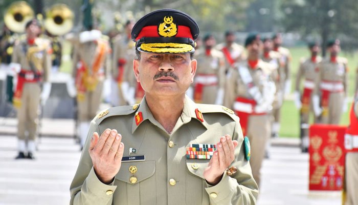 Field Marshal Asim Munir Honoured at GHQ Ceremony, Pays Tribute to Pakistan’s Martyrs