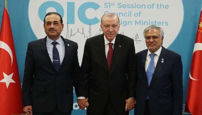 DPM Ishaq Dar, Gen Asim Munir Hold Key Talks with Turkish President Erdogan on Iran-Israel Conflict DPM Ishaq Dar, Gen Asim Munir Hold Key Talks with Turkish President Erdogan on Iran-Israel Conflict