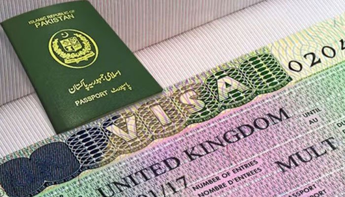 UK Introduces New UK E-Visa System for Pakistani Students & Workers