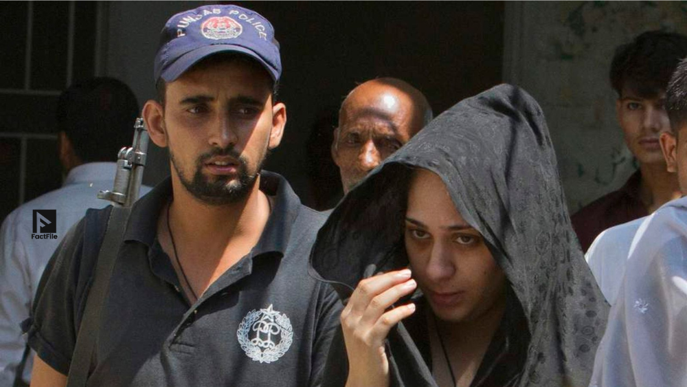 Foreign Woman Arrested for Selling Cocaine