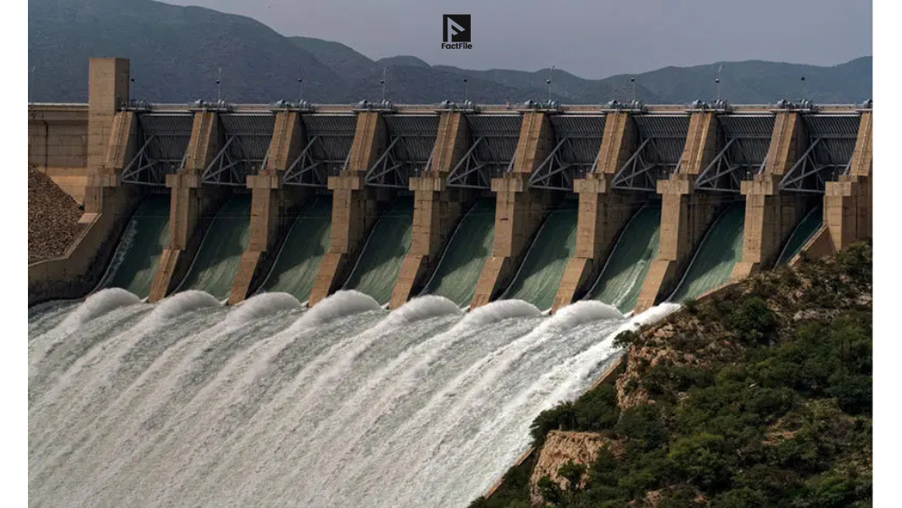 Tarbela Dam reaches full capacity, Indus in high flood at Guddu