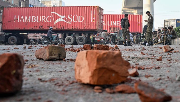 TLP Protest Brings Islamabad, Pindi to Standstill for Second Day TLP Protest Brings Islamabad, Pindi to Standstill for Second Day
