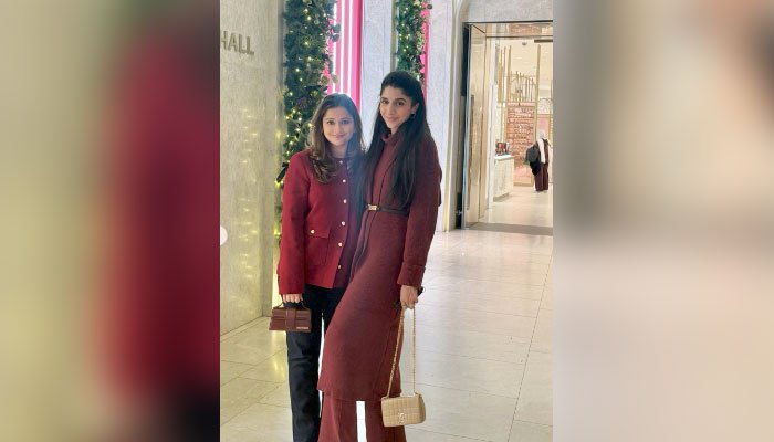 Mawra Hocane's Red Look Steals the Spotlight in UK