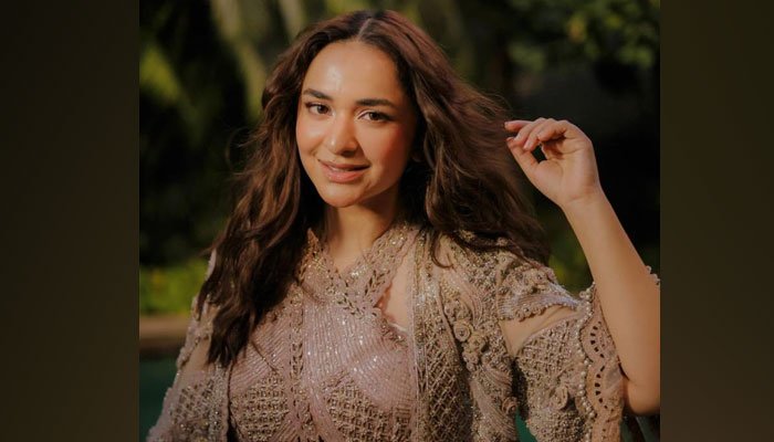 Yumna Zaidi Shines at Lux Style Awards 2025