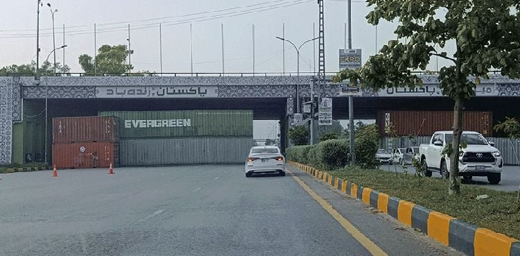 Transport Suspended in Rawalpindi & Islamabad After Alert