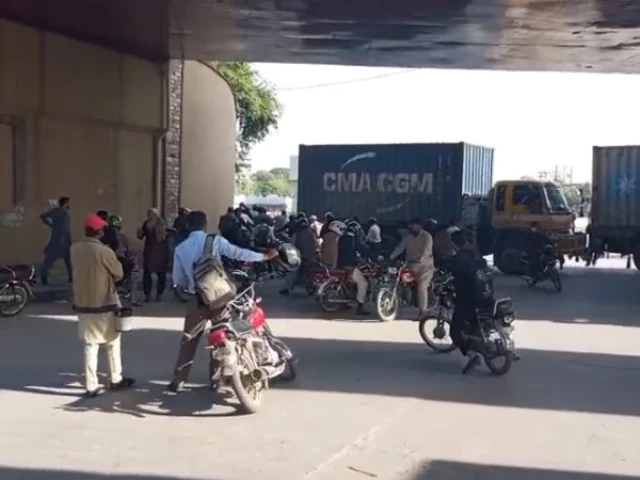 Transport Suspended in Rawalpindi & Islamabad After Alert