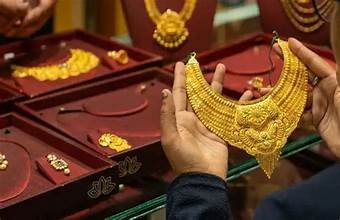 Gold Price in Pakistan Slips Under Rs. 4.9 Lakh Again