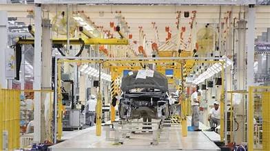 Pakistan Targets 500,000 Cars Production & $1 Billion Auto Exports